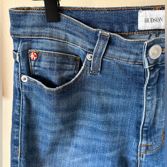 Hudson Blair Super Skinny Jeans with Chewed Hem Size 28 - Picture 6 of 12